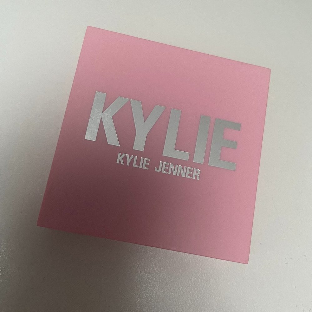 Kylie Cosmetics Pressed Blush "Pink Power"